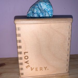 Lovevery Magic Tissue Box